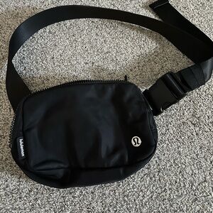 Lululemon “Everywhere “ belt bag